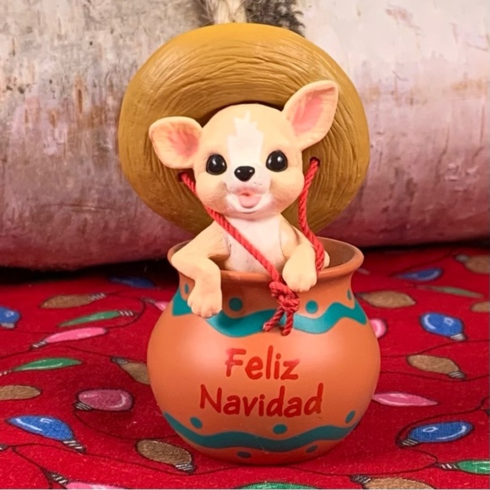 1994 Chihuahua Feliz Navidad Ornament.